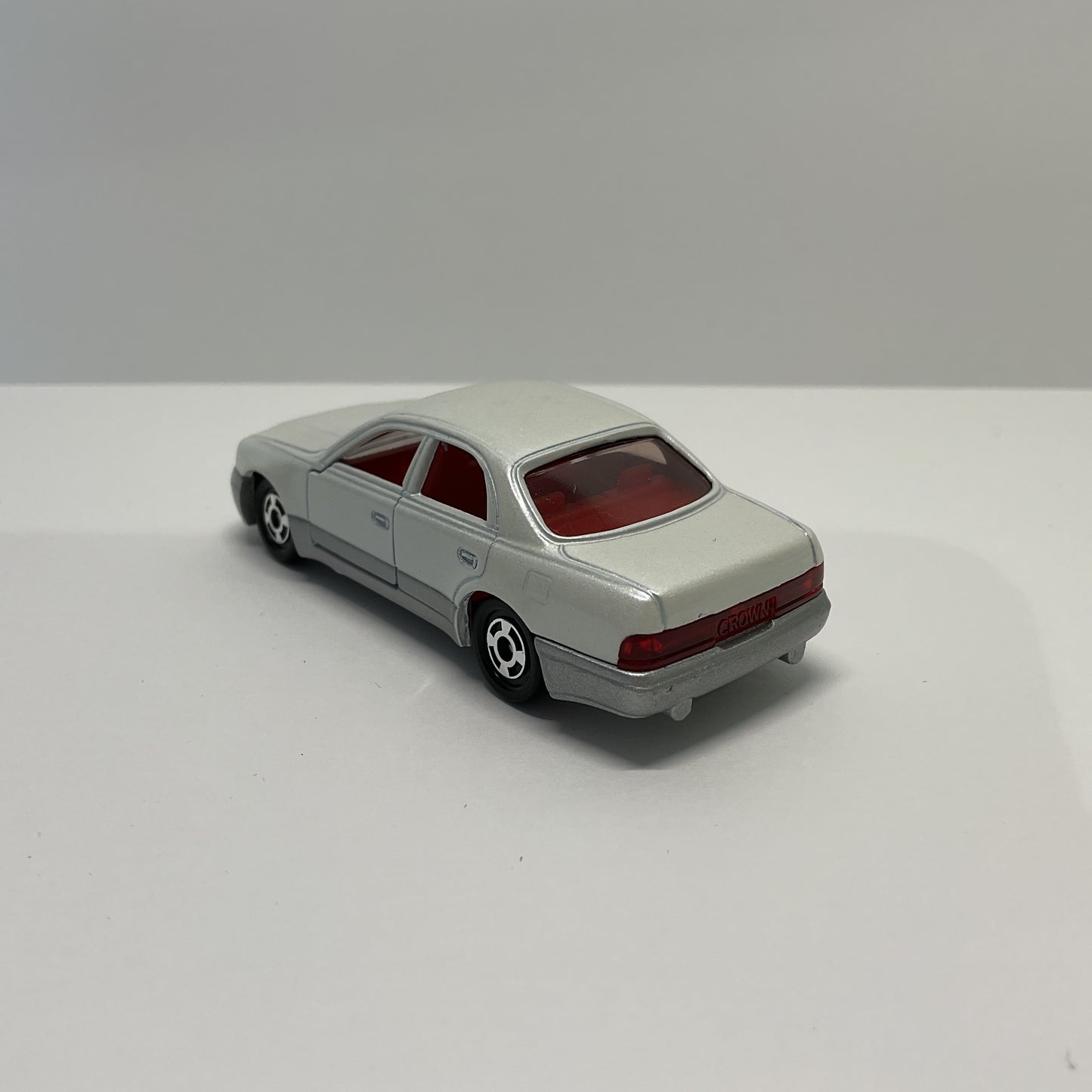 1992 Takara Tomy Tomica No.55 Toyota Crown Majesta 1/64 Made In Japan
