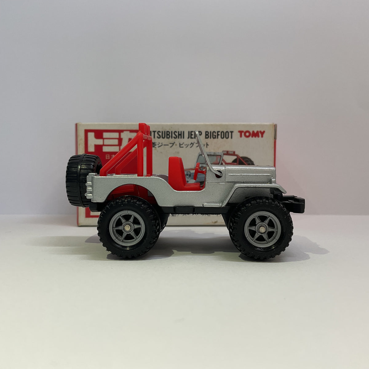 1988 Takara Tomy Tomica No.25 Mitsubishi Jeep Bigfoot Silver Made In Japan