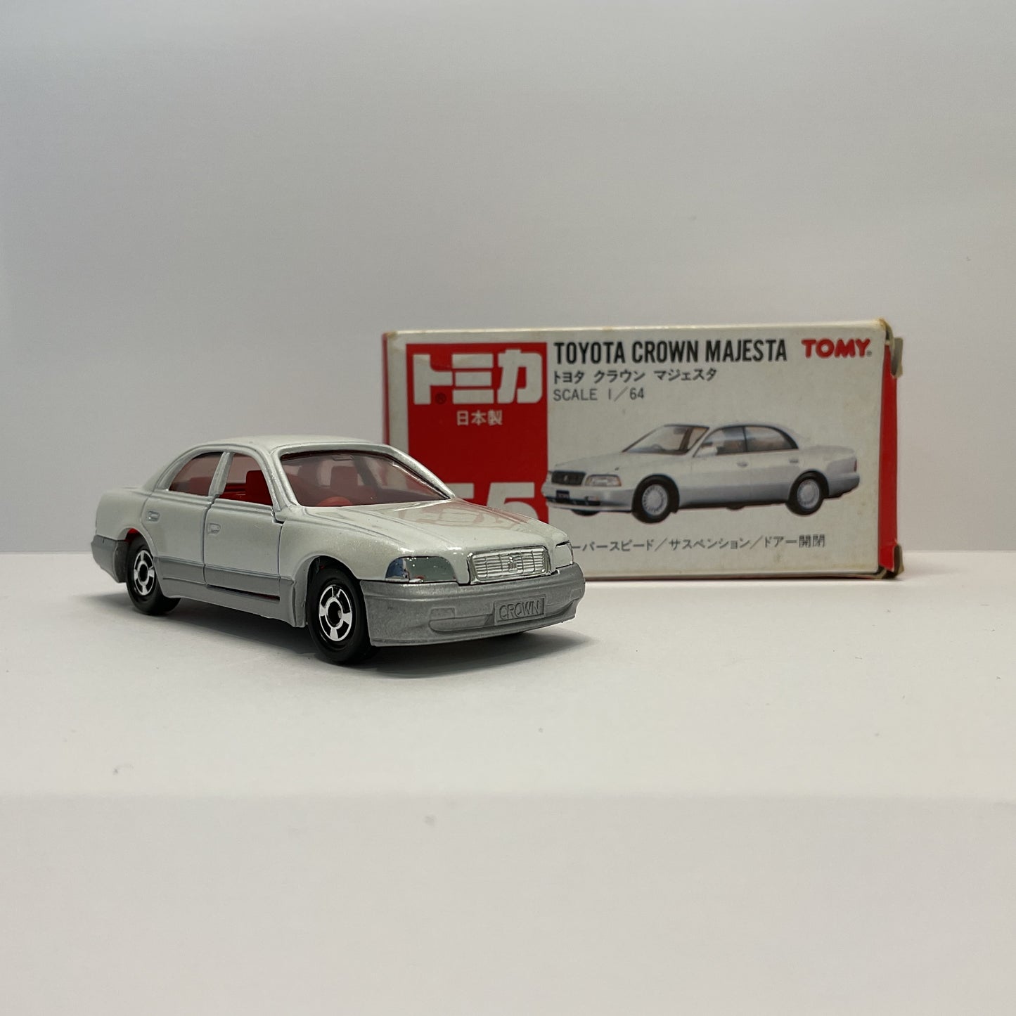 1992 Takara Tomy Tomica No.55 Toyota Crown Majesta 1/64 Made In Japan