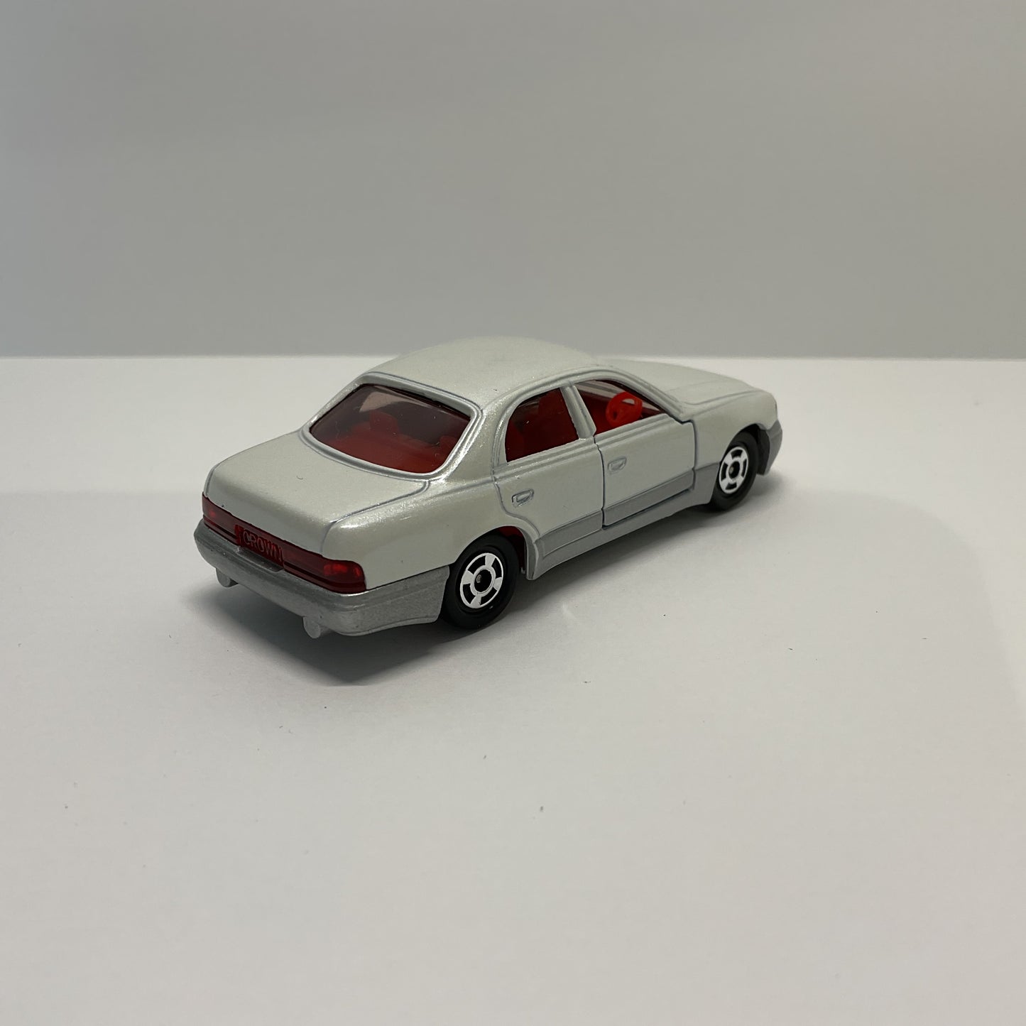 1992 Takara Tomy Tomica No.55 Toyota Crown Majesta 1/64 Made In Japan