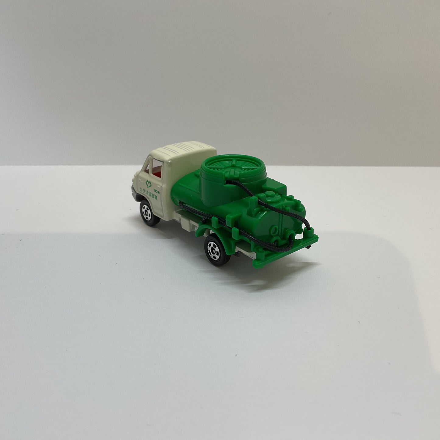 1980 Takara Tomy Tomica No.18 Toyota Dyna Vacuum Car 1/68 Made In Japan