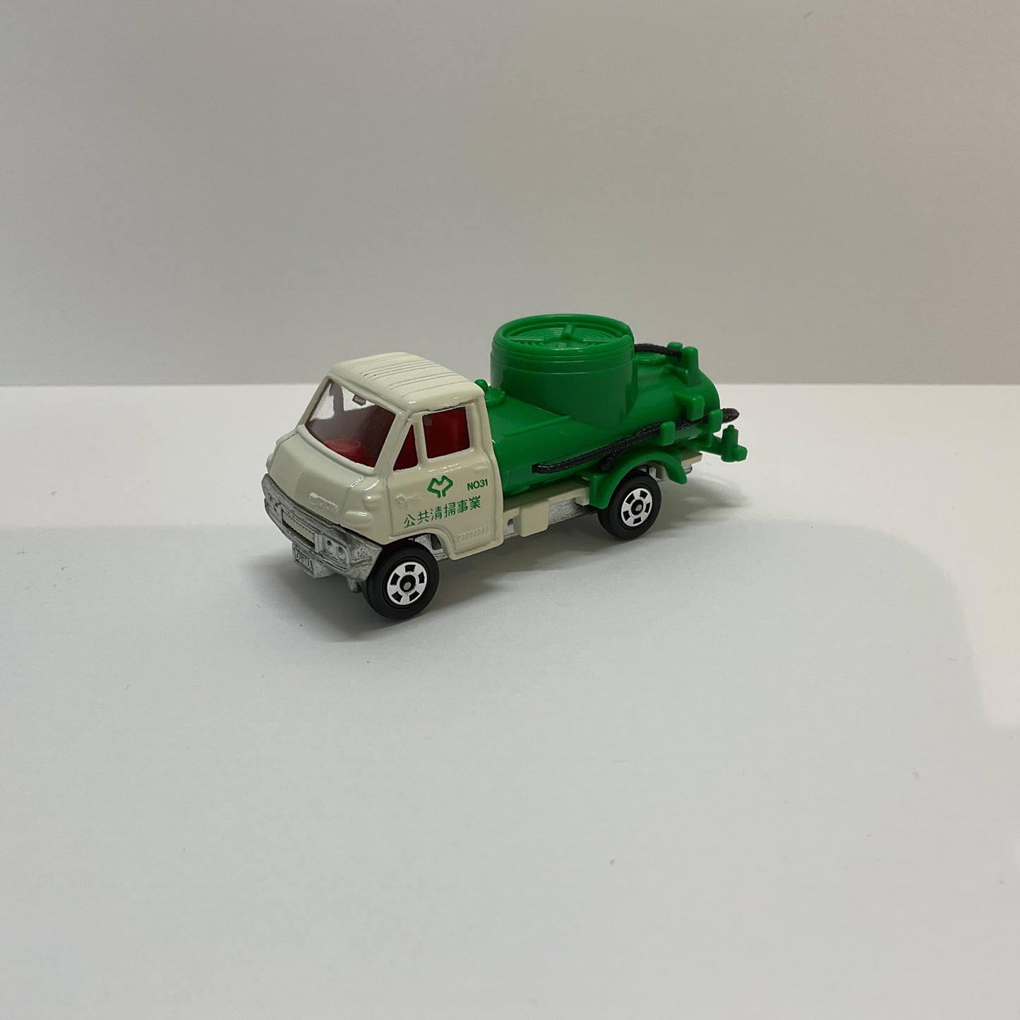 1980 Takara Tomy Tomica No.18 Toyota Dyna Vacuum Car 1/68 Made In Japan