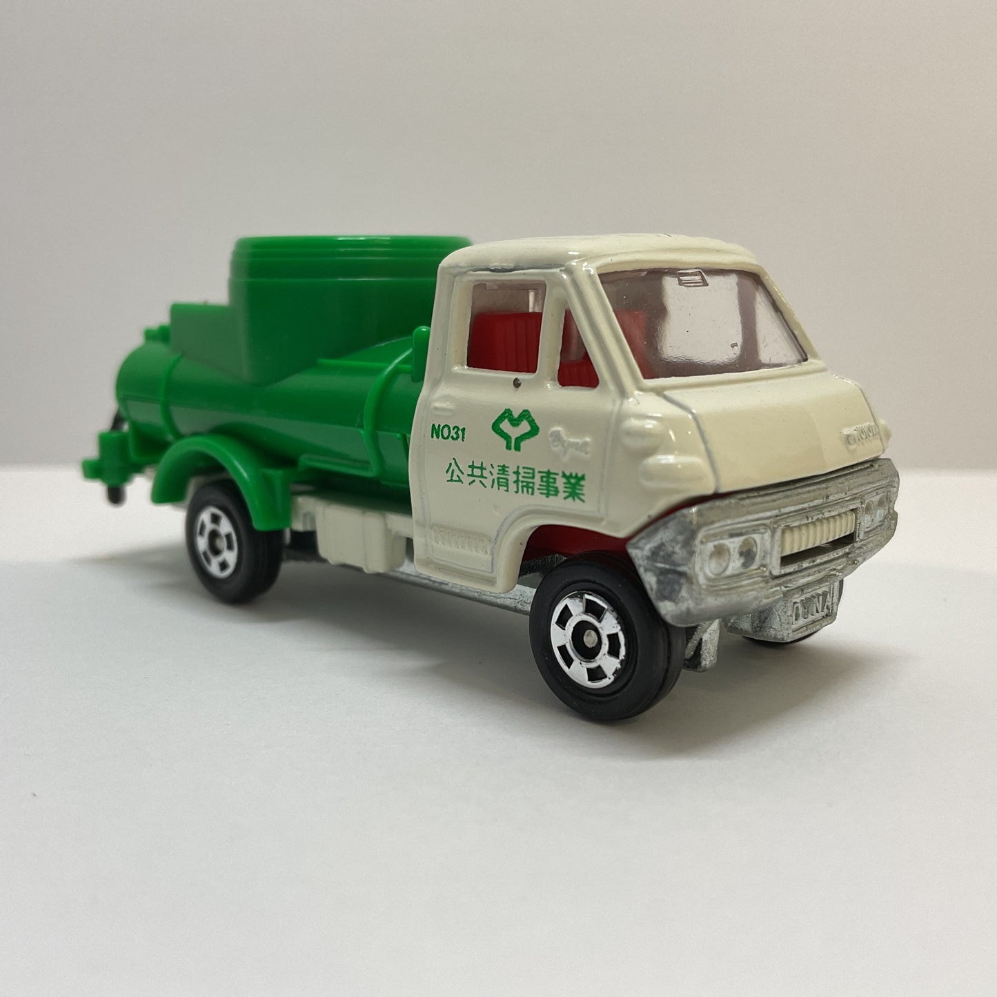 1980 Takara Tomy Tomica No.18 Toyota Dyna Vacuum Car 1/68 Made In Japan