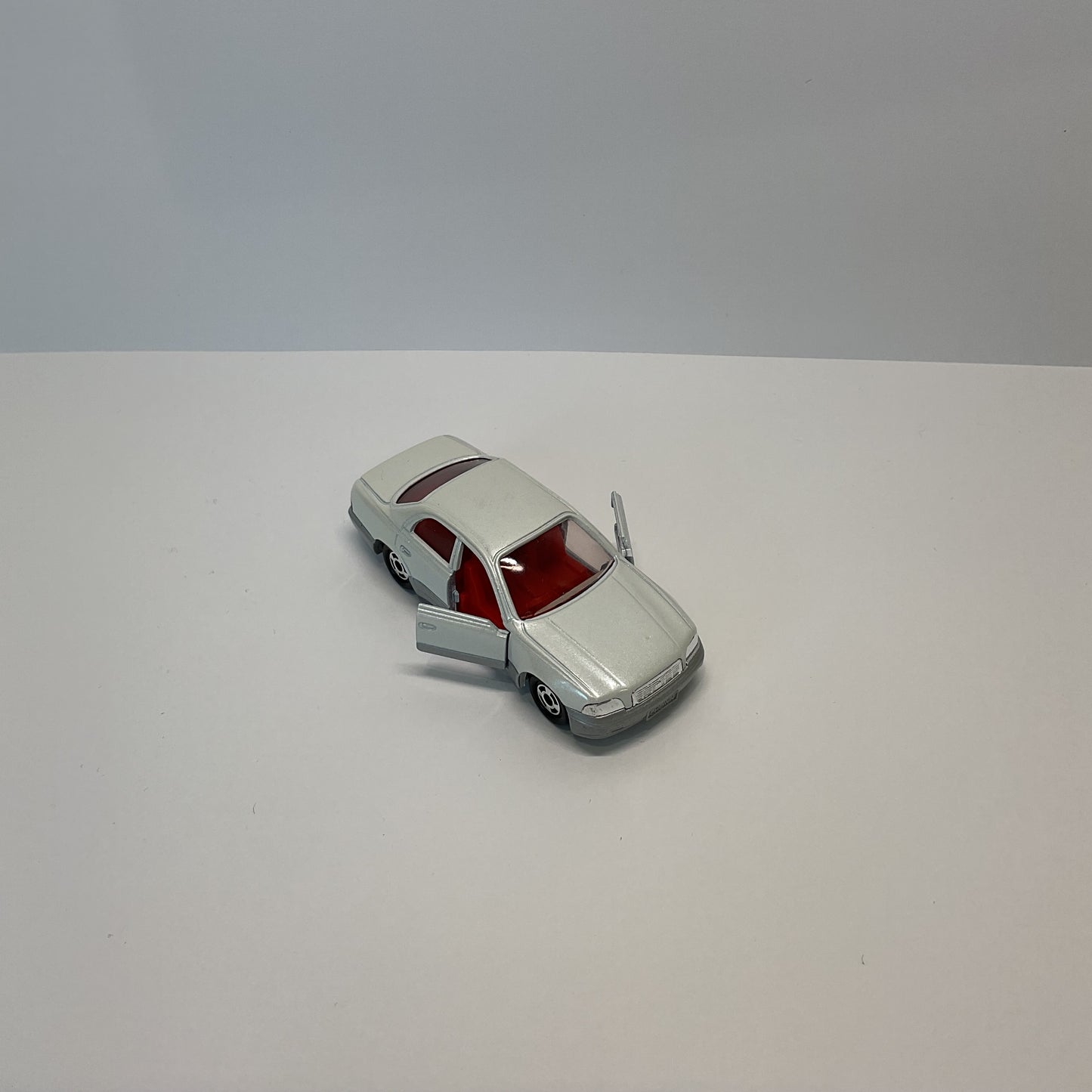 1992 Takara Tomy Tomica No.55 Toyota Crown Majesta 1/64 Made In Japan