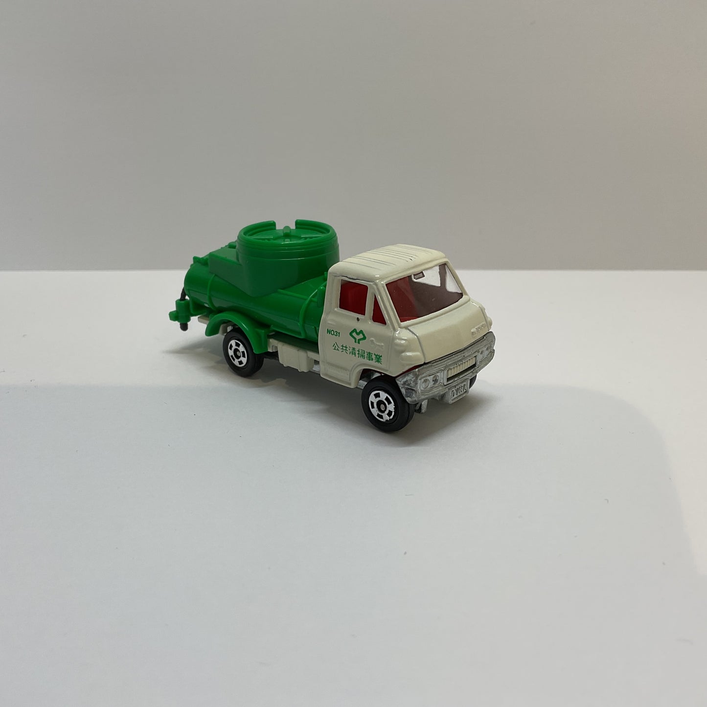 1980 Takara Tomy Tomica No.18 Toyota Dyna Vacuum Car 1/68 Made In Japan