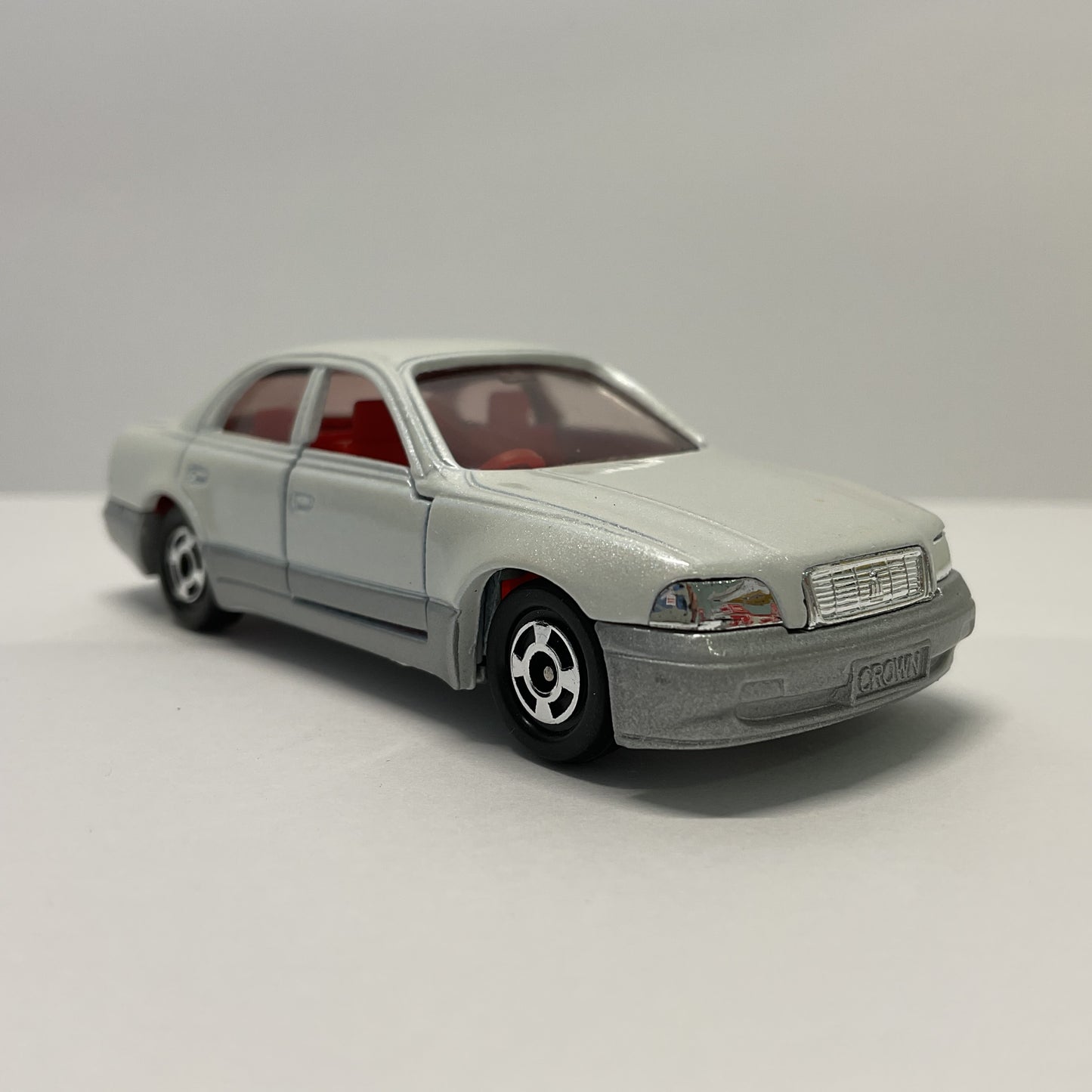 1992 Takara Tomy Tomica No.55 Toyota Crown Majesta 1/64 Made In Japan