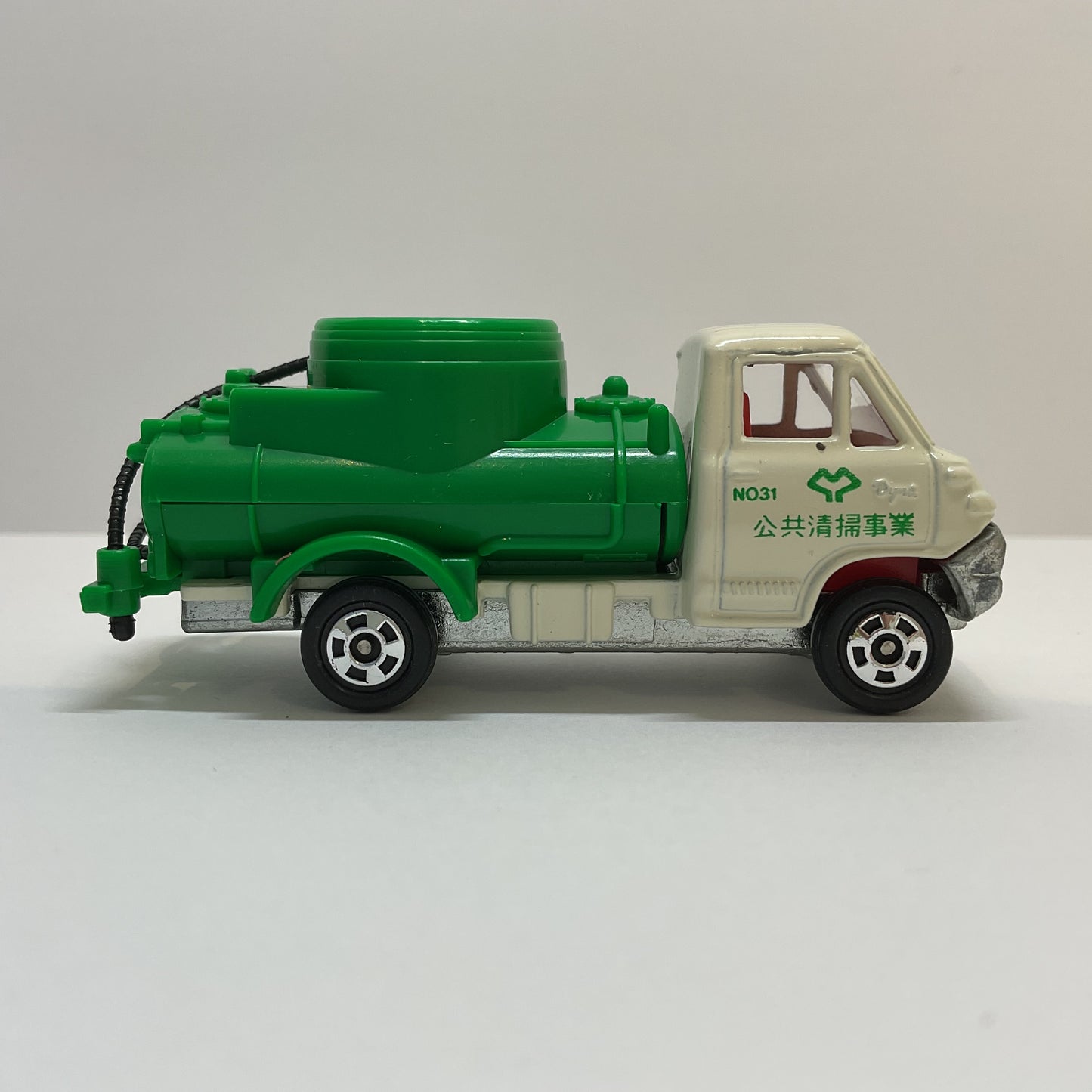 1980 Takara Tomy Tomica No.18 Toyota Dyna Vacuum Car 1/68 Made In Japan