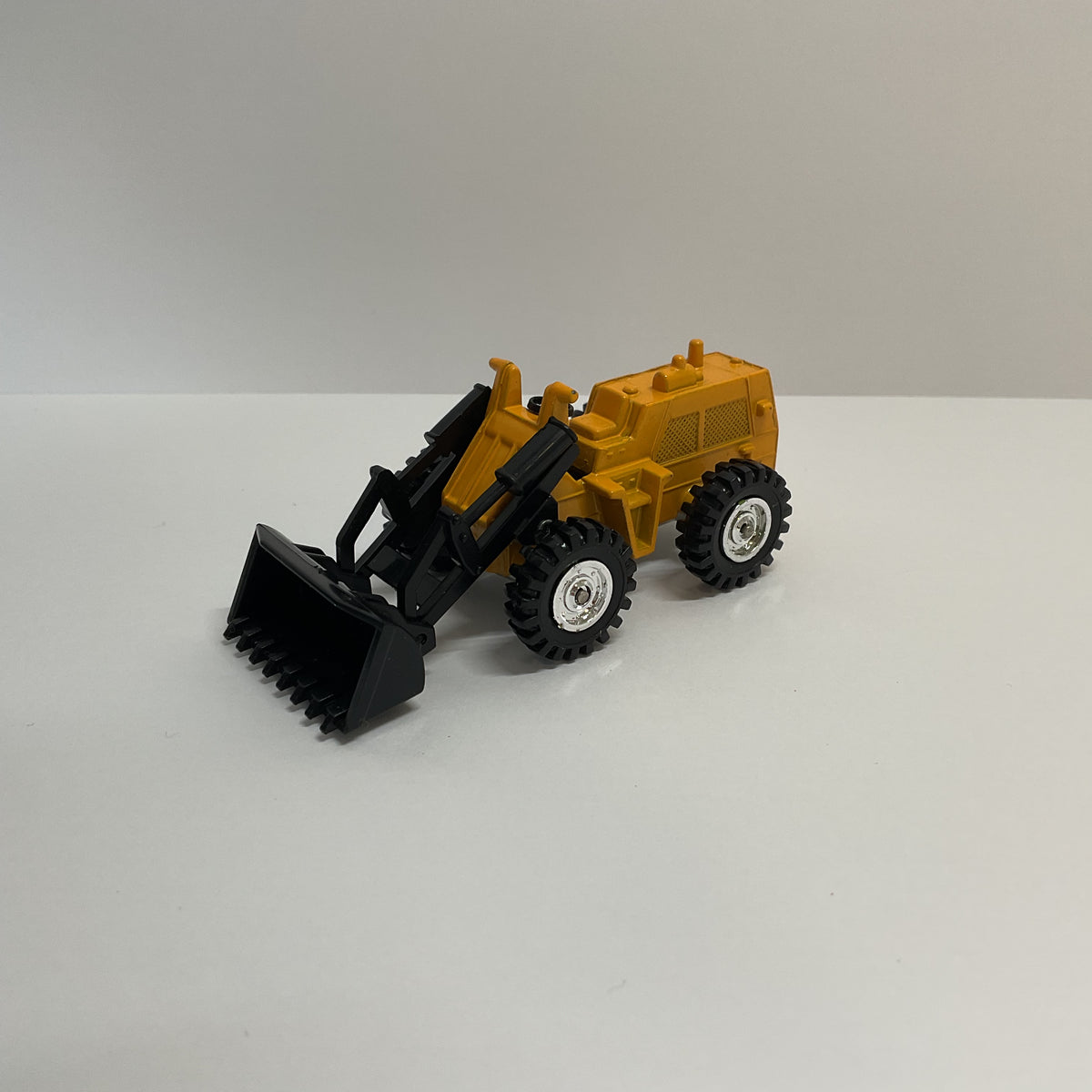 1972 Takara Tomy Tomica No.63 Furukawa Wheel Loader FL140 1/79 Made in Japan