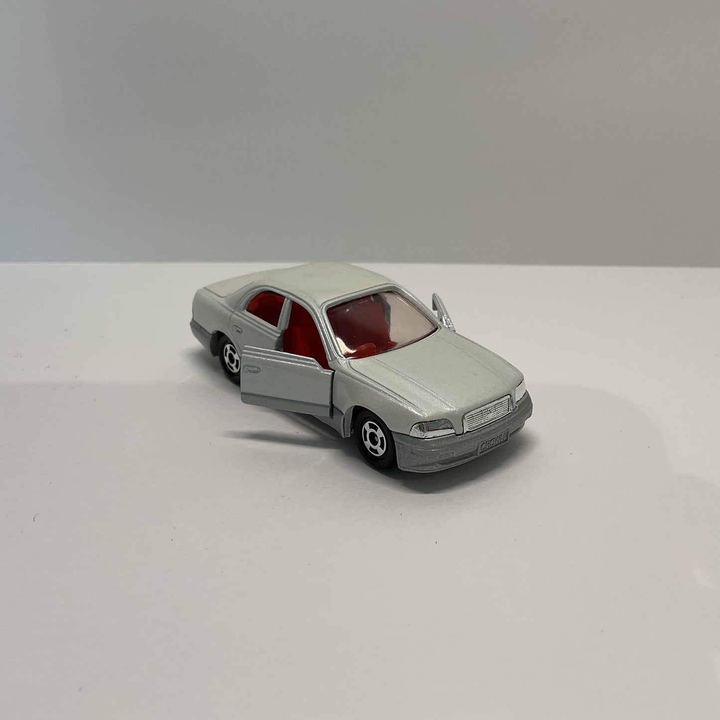 1992 Takara Tomy Tomica No.55 Toyota Crown Majesta 1/64 Made In Japan
