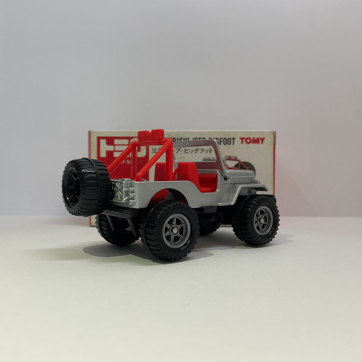 1988 Takara Tomy Tomica No.25 Mitsubishi Jeep Bigfoot Silver Made In Japan