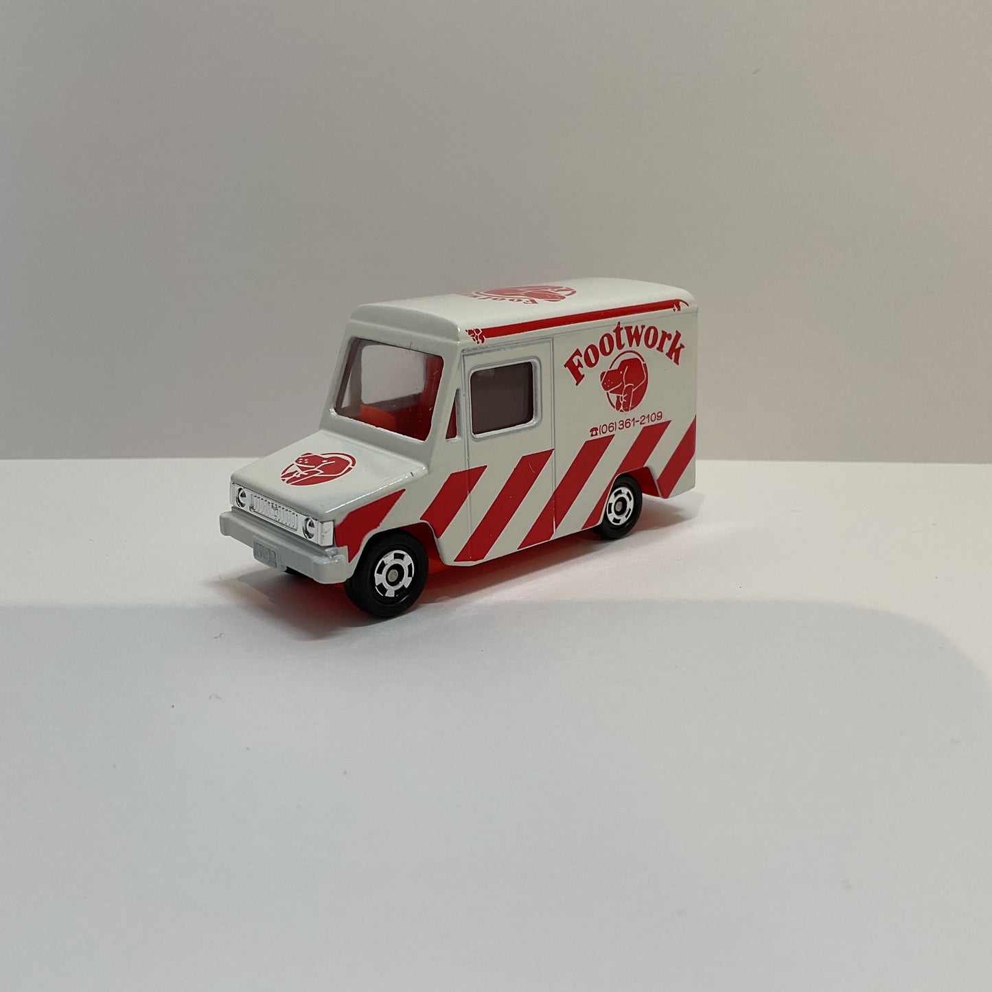 1985 Takara Tomy Tomica No.27 Isuzu Hipac Van 1/70 Made In Japan