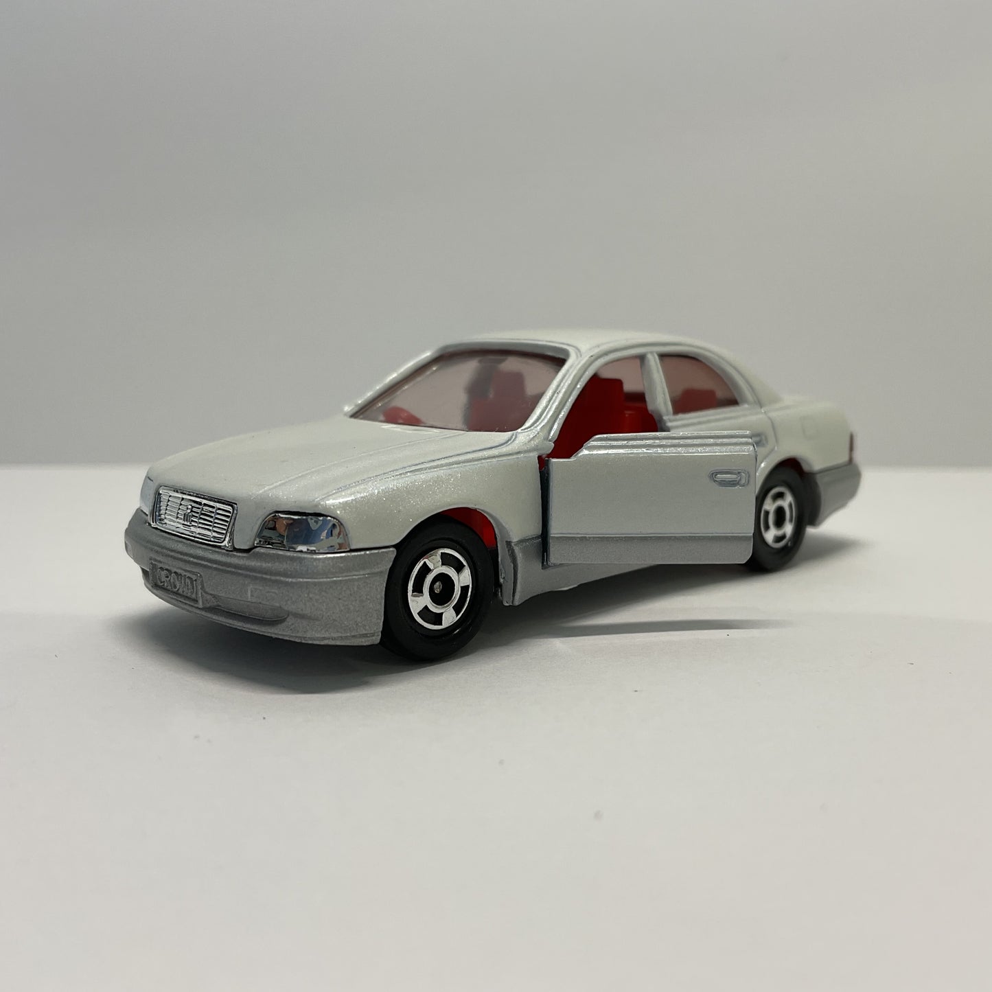 1992 Takara Tomy Tomica No.55 Toyota Crown Majesta 1/64 Made In Japan