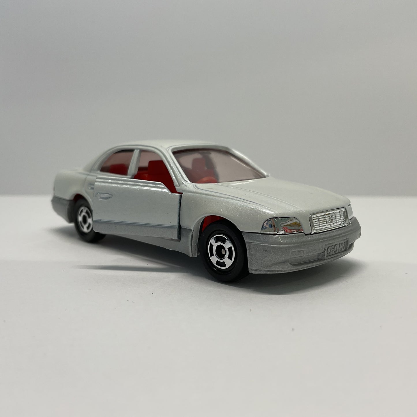 1992 Takara Tomy Tomica No.55 Toyota Crown Majesta 1/64 Made In Japan