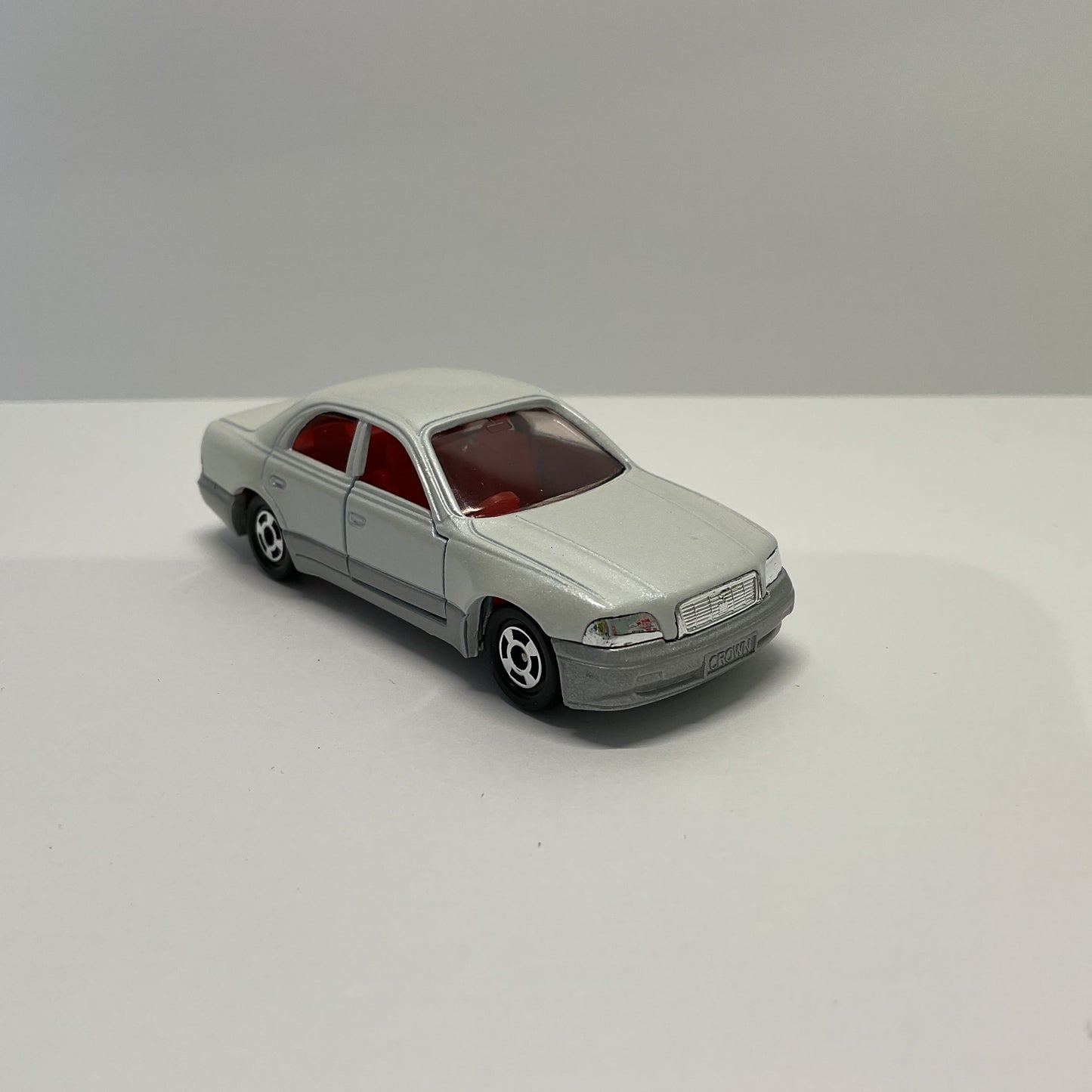 1992 Takara Tomy Tomica No.55 Toyota Crown Majesta 1/64 Made In Japan