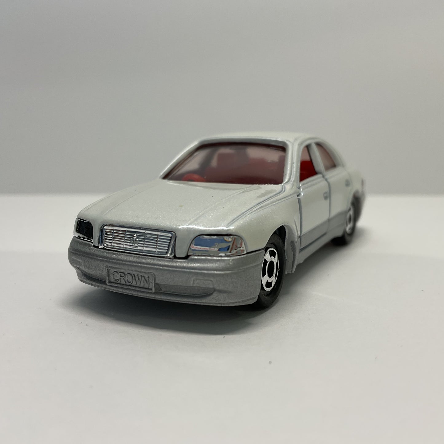 1992 Takara Tomy Tomica No.55 Toyota Crown Majesta 1/64 Made In Japan