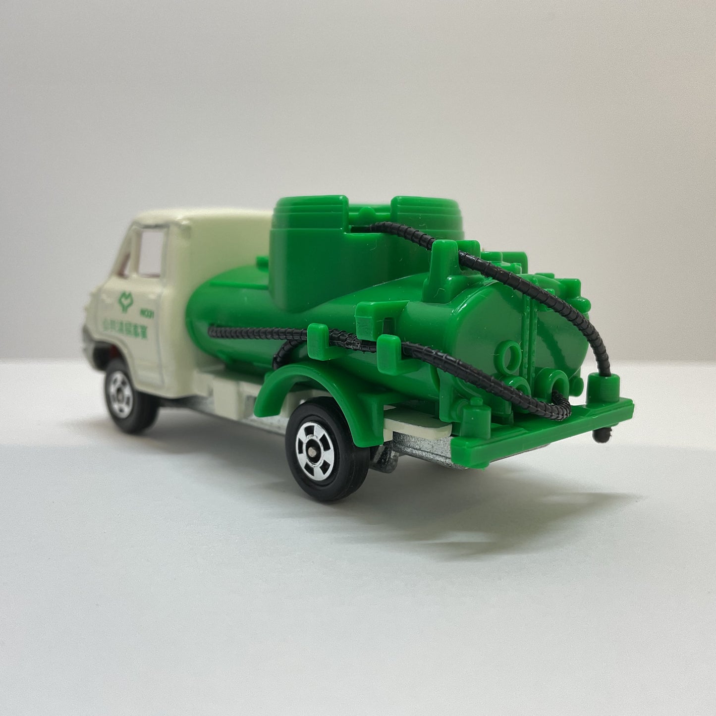 1980 Takara Tomy Tomica No.18 Toyota Dyna Vacuum Car 1/68 Made In Japan